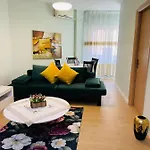 Apartman New In Center Of *